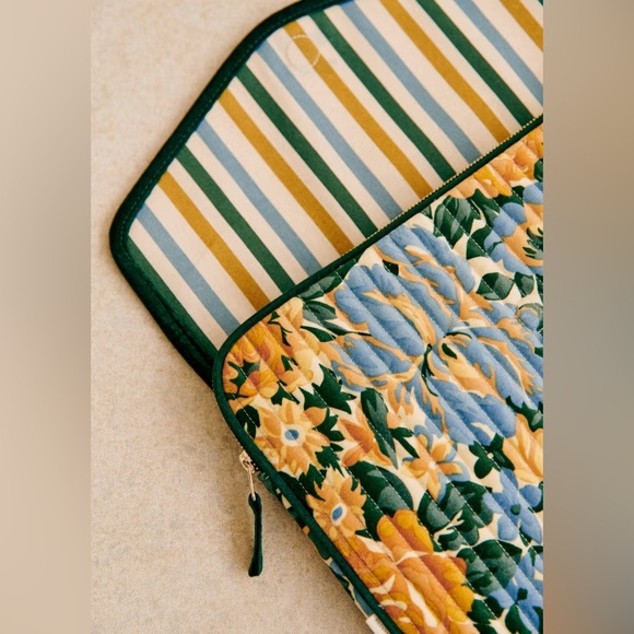 Sezane Quilted velvet Laptop Documents Case. Floral. - Picture 4 of 7